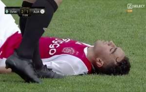 Panică la Ajax: un fotbalist s-a prăbușit pe teren în timpul amicalului cu Werder Bremen (VIDEO)