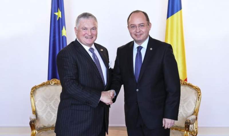 Ambasadorul SUA la Bucureşti îşi încheie mandatul: Adrian Zuckerman s-a întâlnit cu ministrul Bogdan Aurescu