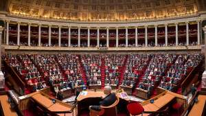 Ar putea fi un model și pentru parlamentarii noștri! Deputații francezi renunță la pensiile speciale
