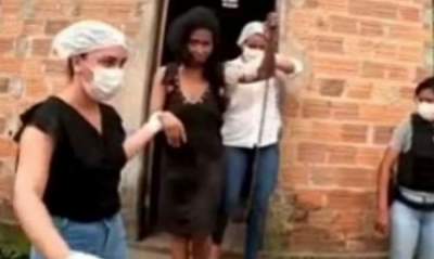 Braziliancă ținută captivă într-o cușcă de metal timp de 20 de ani. Mama ei, principala vinovată (VIDEO)