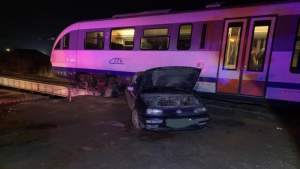 Accident feroviar în Sighișoara: o mașină a fost lovită de tren