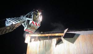 Incendiu devastator la o fabrică de lemn termotratat din Târgu Neamț