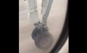 Un zbor de coșmar! Momentul în care un avion pierde o roată la decolare, surprins de un pasager (VIDEO)
