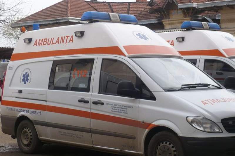 Opt angajați ai Ambulanței din Târgu Neamț, reținuți: ar fi dat câte 6.000 de euro pentru a fi admiși la un concurs