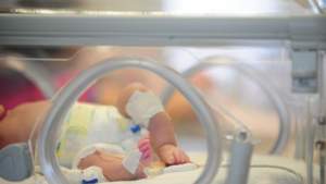 Bebeluș, mort după ce s-a născut cu o alcoolemie de 3,2! S-a întâmplat în Polonia