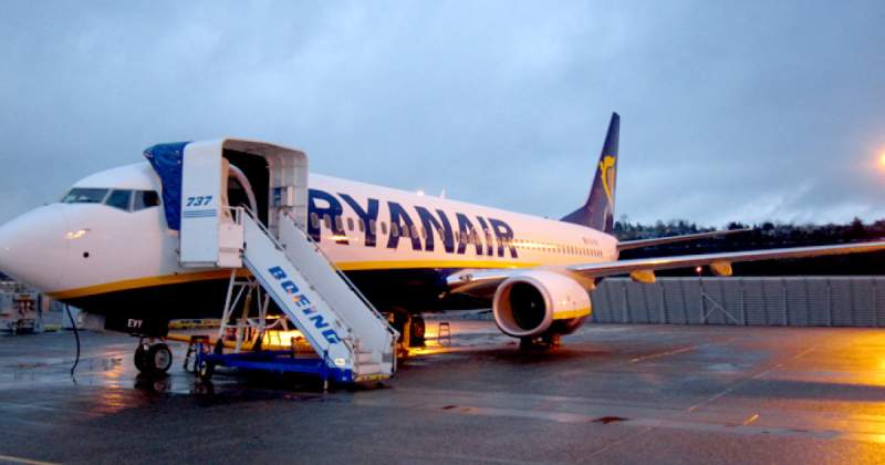 Escală neprevăzută la Budapesta pentru o cursă Ryanair Londra-București, din cauza unui pasager turbulent
