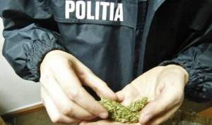Agent șef de la Poliția Rutieră Arad, arestat preventiv pentru trafic de droguri