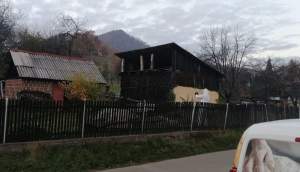 Crimă înfiorătoare în Maramureș: femeie găsită fără suflare în casă, înjunghiată și cu arsuri pe corp
