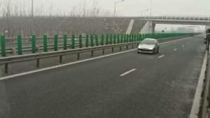 Șoferiță amendată și lăsată fără permis după a circulat pe contrasens pe autostrada Arad-Nădlac (VIDEO)