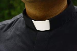 Peste 150 de preoți sunt acuzați de acte de pedofilie asupra a 600 de copii, din 1940 până în 2002, în SUA