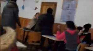 Lecția de engleză! O profesoară din Suceava și-a ieșit din fire și a început să lovească un elev (VIDEO)