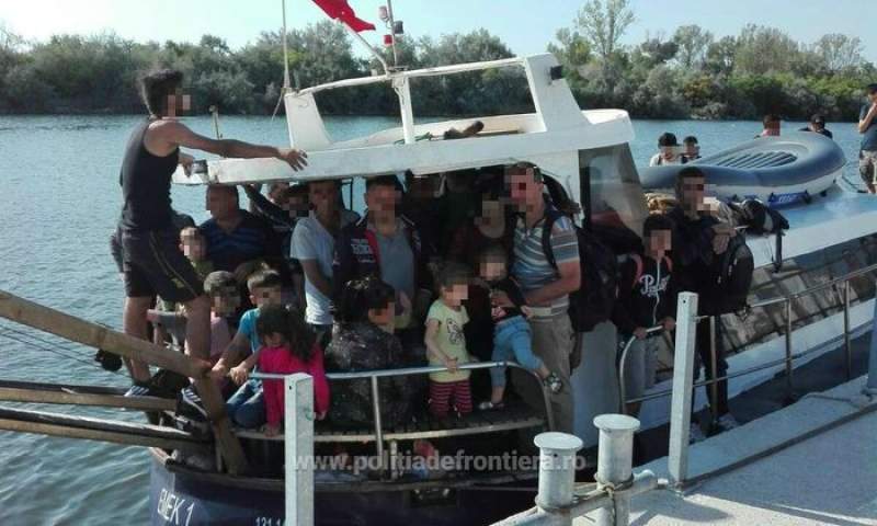 Ambarcațiune cu 69 de migranți irakieni, depistată la Mangalia
