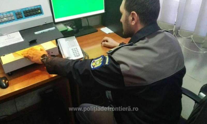 Poliță de asigurare falsă, descoperită de polițiștii de frontieră de la Sculeni