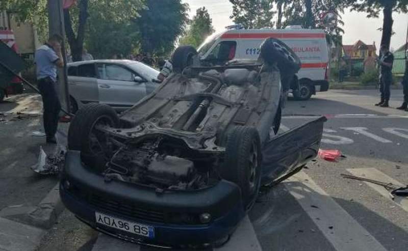 Impact în centrul Sibiului: patru răniți în urma coliziunii dintre două autoturisme