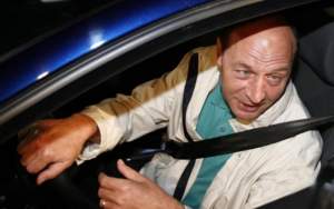 Traian Băsescu a primit 3 puncte de penalizare și o amendă de 580 de lei, după accidentul rutier