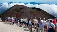 Un turist a căzut în craterul Muntelui Vezuviu în timp ce își făcea un selfie