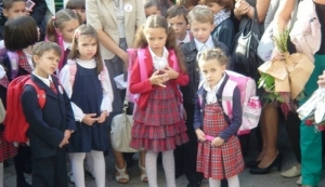 A sunat clopoțelul! Festivități speciale la trei școli din Iași pentru deschiderea oficială a noului an școlar