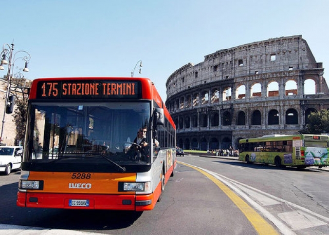 Italian condamnat pentru că a insultat o româncă într-un autobuz din Roma