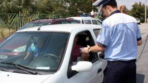 Peste 220 de amenzi și 27 de permise de conducere reținute duminică de polițiștii ieșeni
