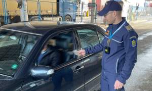 Moldovean prins cu permis de conducere polonez fals la controlul de frontieră
