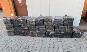 Mii de pachete cu țigări de contrabandă transportate cu dronele, depistate la frontiera cu Ucraina