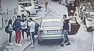 Patru indivizi, dintre care doi minori, au urmărit cu mașina un cuplu din București, apoi l-au luat la bătaie și l-au amenințat pe băiat (VIDEO)