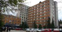 Panică la Spitalul Județean din Botoșani: un pacient nemulțumit de medici s-a aruncat pe geam, de la etajul 2
