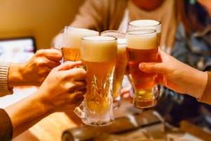 Studiu: Românii aleg berea pentru sărbătorile din acest an