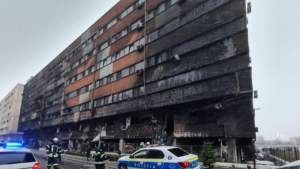 Minorul acuzat de incendierea unui bloc din Constanța, condamnat la 3 ani și 4 luni de închisoare