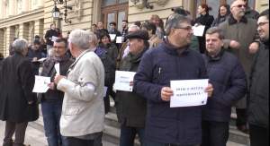 150 de cadre didactice au protestat în fața UAIC față de asaltul actualei guvernări asupra justiției