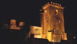 Instalaţia de iluminat arhitectural a Mănăstirii Golia, racordată la sistemul de iluminat public