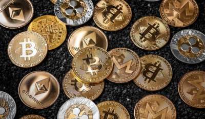 Piața criptomonedelor s-a prăbușit: Bitcoin a atins cea mai scăzută valoare din ultimele 18 luni