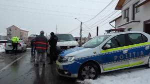 Un bărbat din Alba care voia să se sinucidă, salvat de doi polițiști