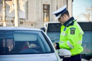 Ieșenii nu se dezmint: o infracțiune comisă în fiecare oră! 21 de șoferi au rămas joi fără permise