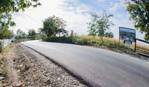 Au fost încheiate lucrările de asfaltare pe drumul județean Budești-Hadâmbu