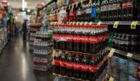 Coca Cola, bănuită de ANPC de dublu standard în unele produse. Reacția companiei