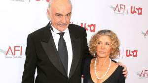 Văduva lui Sean Connery, acuzată de fraudă fiscală: riscă închisoarea și 23,4 milioane de euro amendă