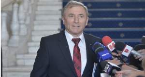Augustin Lazăr în plină procedură de revocare, îşi depune candidatura pentru al doilea mandat de procuror general