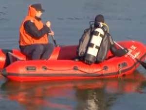 O persoană a fost găsită înecată pe Lacul Morii din București. Ar fi o cunoscută artistă care s-ar fi sinucis