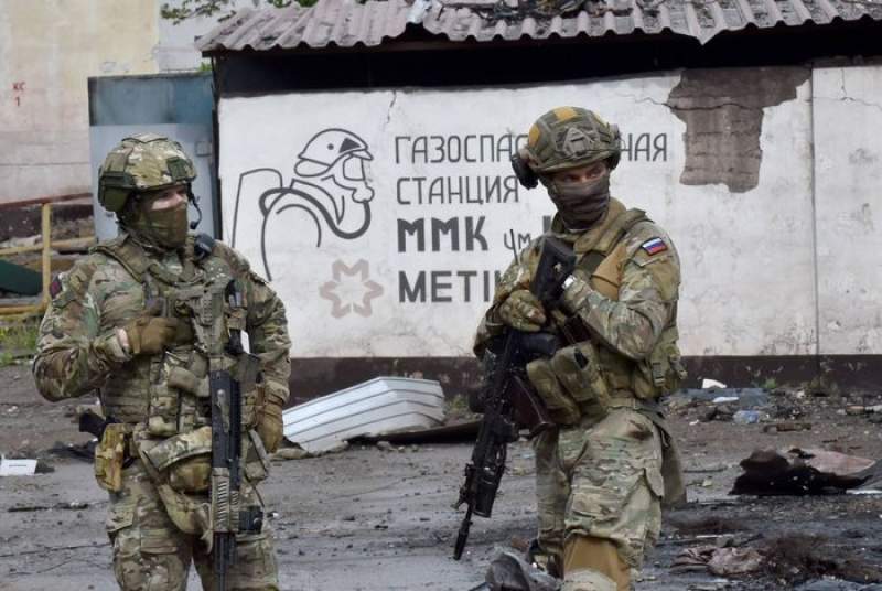 Doi soldați ruși beți au împușcat mai mulți agenți FSB într-un bar din regiunea ucraineană Herson