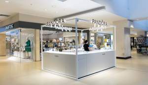 Iulius Mall Iași x Pandora te așteaptă să strălucești cu cele mai creative bijuterii din noua locație!