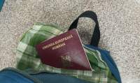 Basarabeni prinși cu pașapoarte românești false pe Aeroportul din Iași