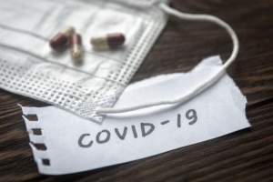 Cum ar putea evolua COVID-19 în România: trei scenarii posibile pentru vârful epidemiei