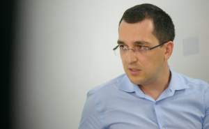 Vlad Voiculescu: Unde este raportul după incendiul de la Piatra Neamţ? Dar cel de la Balş? Ce s-a întâmplat de fapt acolo?