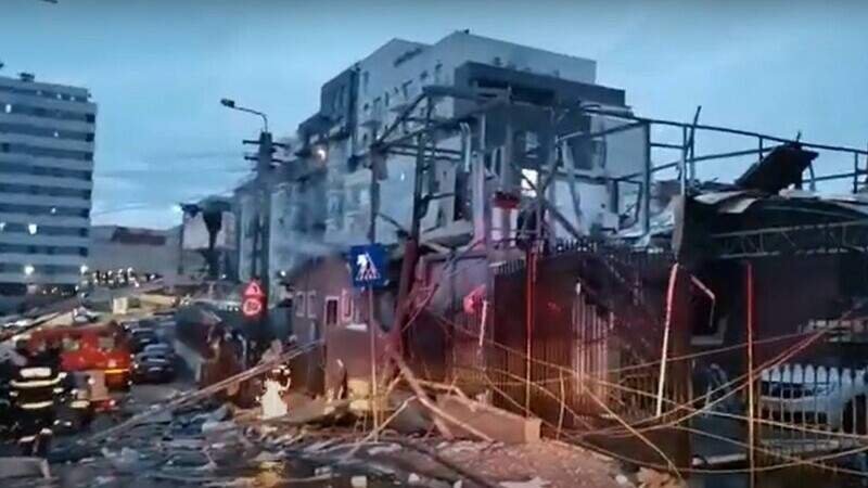 Explozie urmată de un incendiu, într-o pensiune din Cluj-Napoca: o femeie a murit și două persoane sunt rănite (VIDEO)