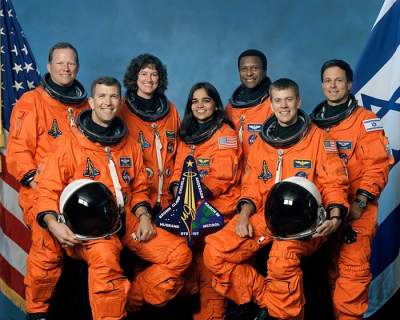 Se împlinesc 20 de ani de la explozia navetei Columbia, o tragedie care a curmat viaţa a şapte astronauţi